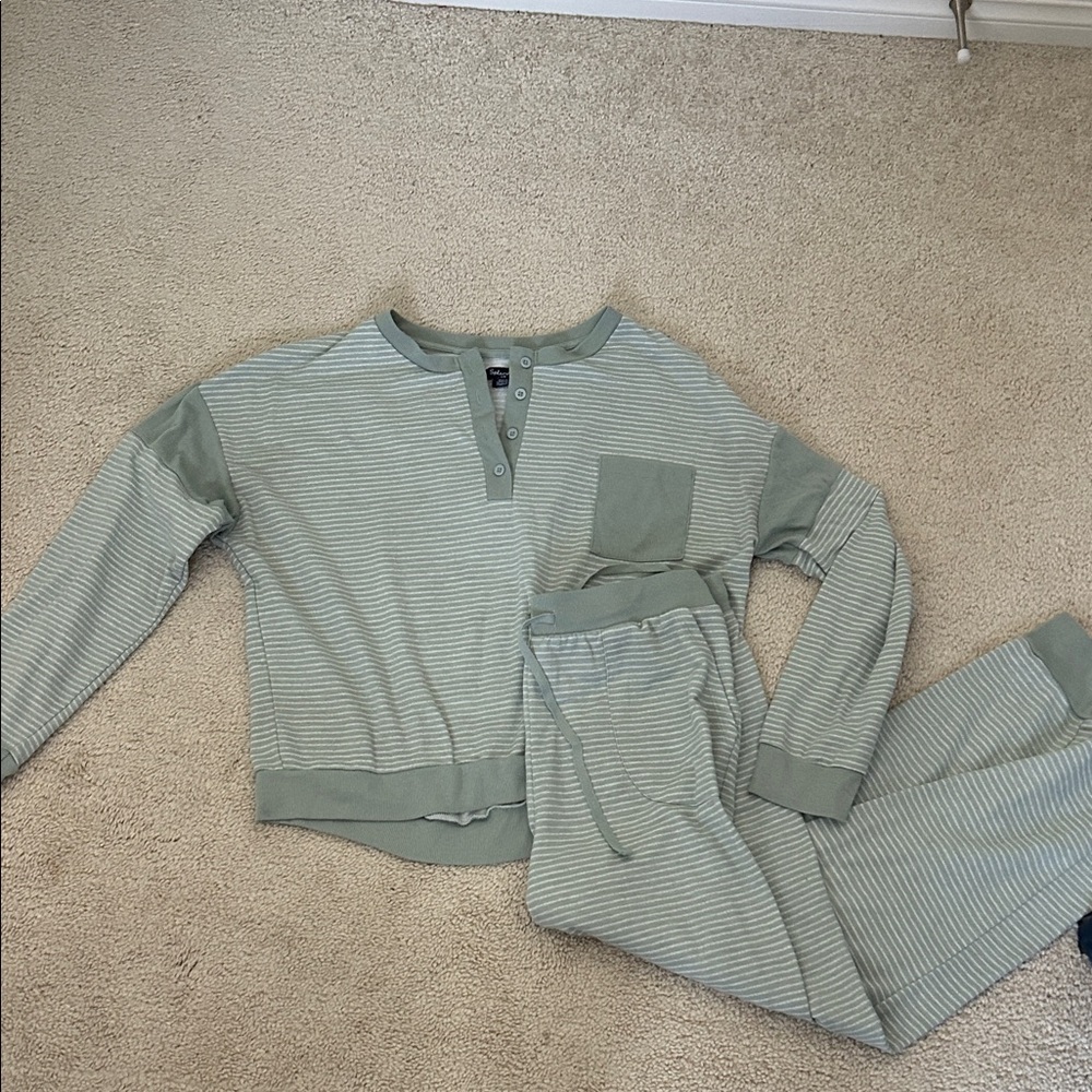 Splendid Green Striped Women's Pajama Set size L
